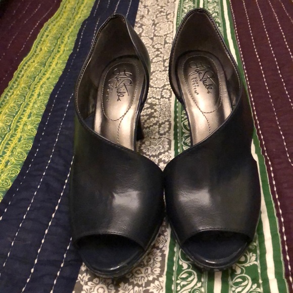 Life Stride Shoes - Navy Heels